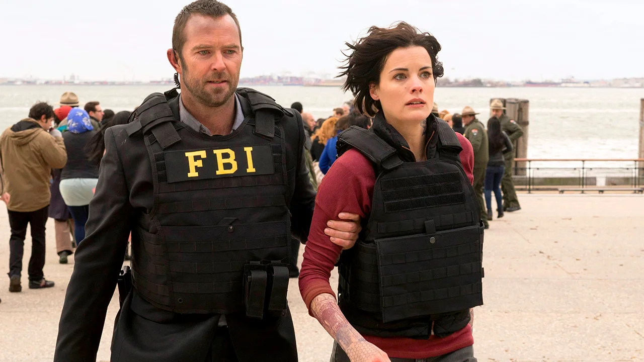 Série de suspense policial que dominou nos EUA sai da Netflix após 1 ano